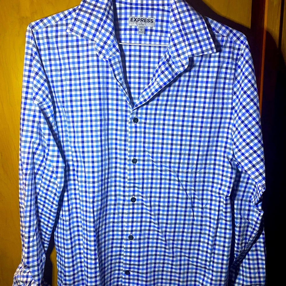 Long sleeve men’s plaid button up